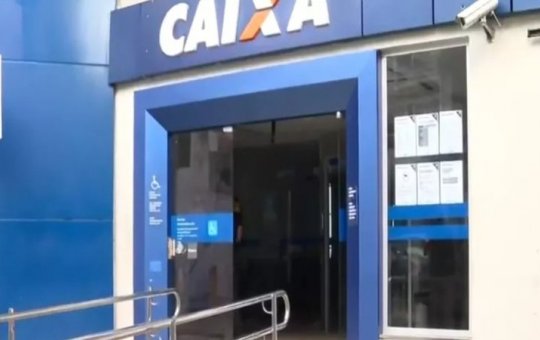 Agência bancária é alvo de explosão na Fazenda Grande do Retiro, em Salvador