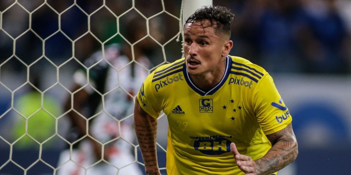 Edu dá vitória ao Cruzeiro, que se aproxima do retorno à Série A