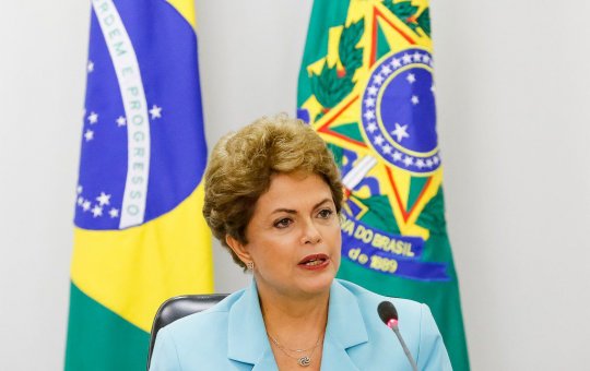 Dilma comete gafe ao comentar morte de Elizabeth 2ª