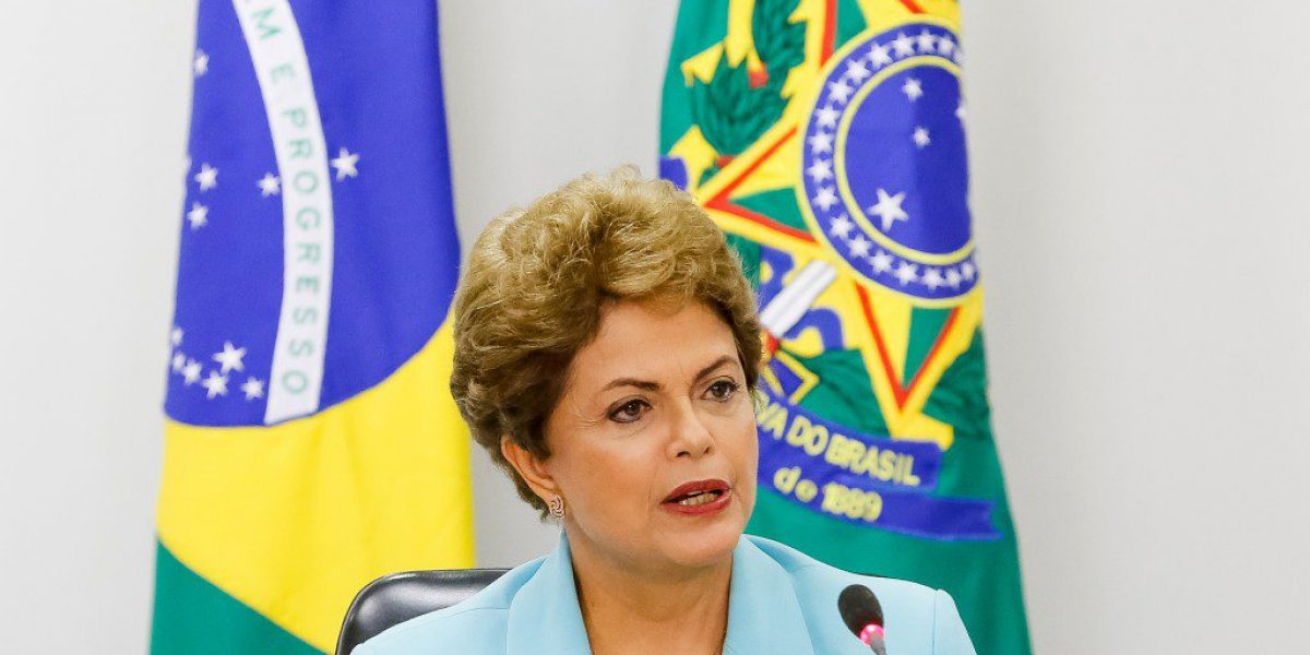 Dilma comete gafe ao comentar morte de Elizabeth 2ª