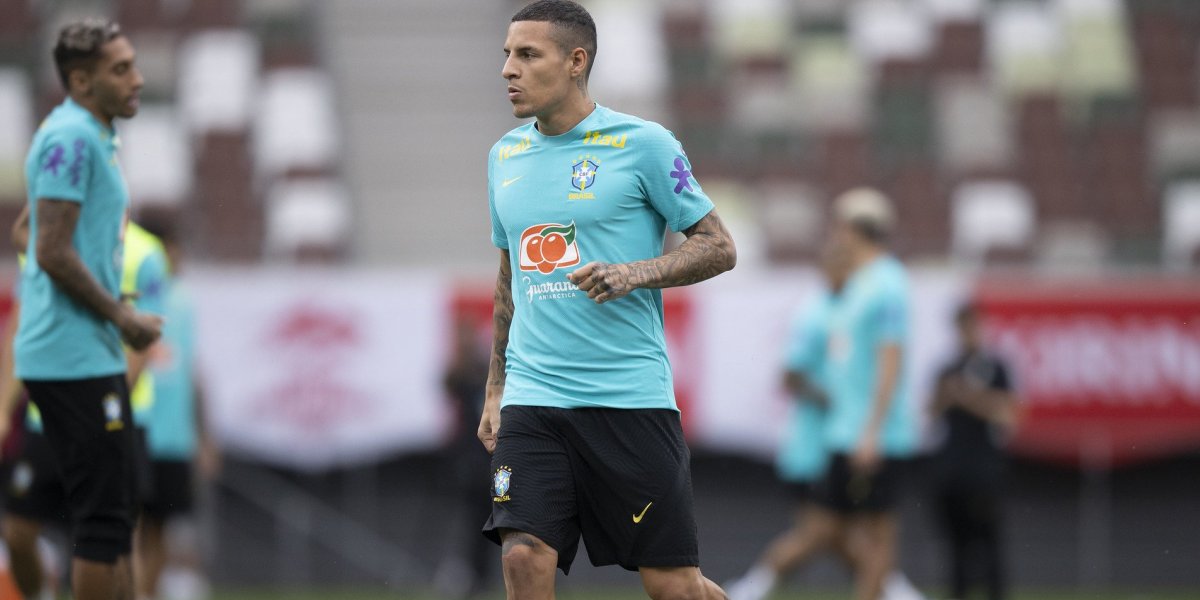 Guilherme Arana sofre grave lesão e ficará fora da Copa do Mundo