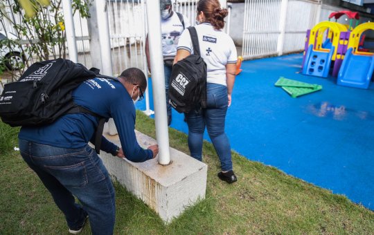CCZ promove inspeções contra a dengue em locais de votação