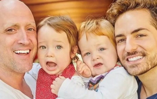 Viúvo de Paulo Gustavo admite romance com Silva: "Deixa rolar"