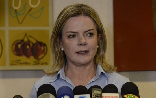 "O assassino é você, Bolsonaro", diz Gleisi Hoffmann após morte de petista