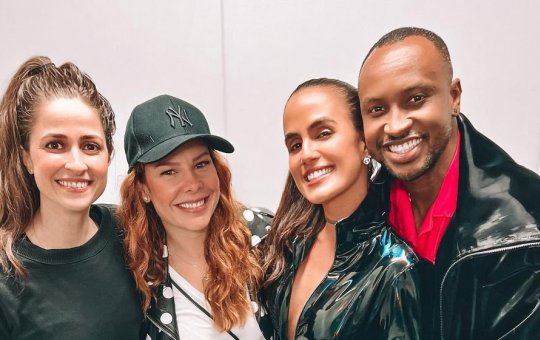 Reencontro: Thiaguinho e Fernanda Souza posam com suas atuais namoradas