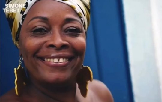 Cabeleireira promete processar Simone Tebet por "uso indevido de imagem"