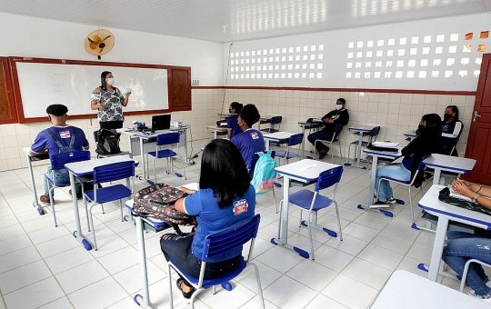 Bahia: professores da rede estadual paralisam aulas contra PL dos precatórios