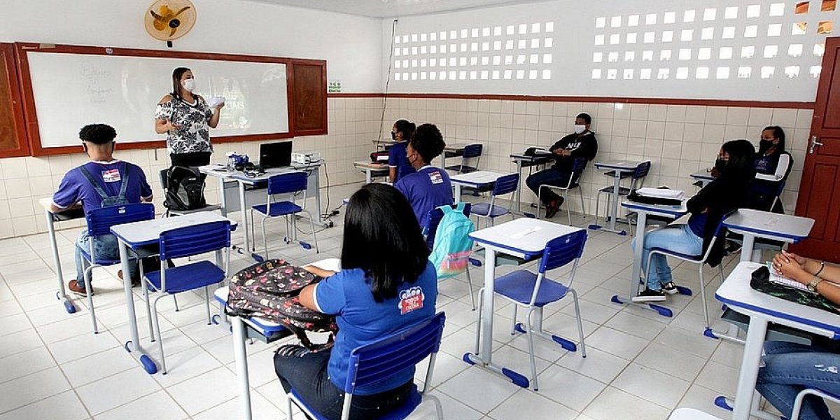 Bahia: professores da rede estadual paralisam aulas contra PL dos precatórios