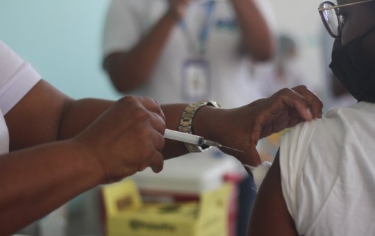 Covid-19: Brasil tem 2,4 mil novos casos e 7 mortes em 24 horas