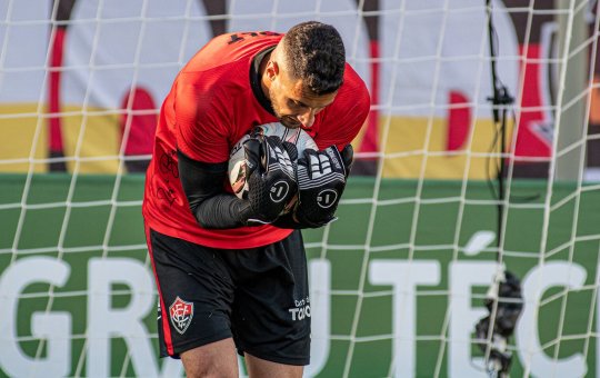 Dalton vê equilíbrio em grupo do Vitória na Série C e cita clima de decisão