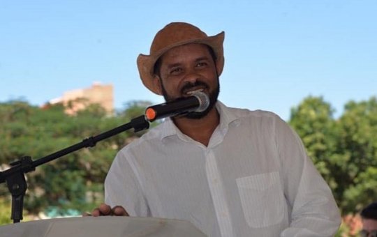 Vereador flagrado agredindo jornalista renuncia mandato em Jacobina