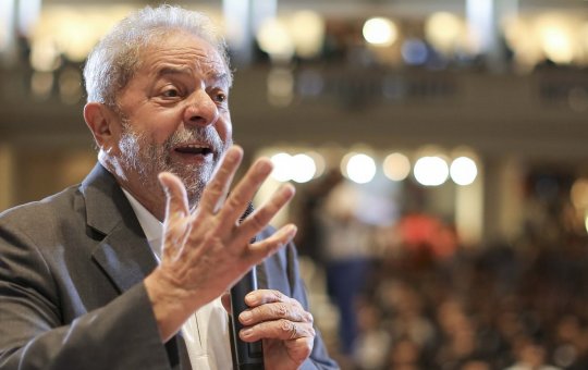 Lula presta solidariedade a Vera Magalhães após agressão; Bolsonaro se cala