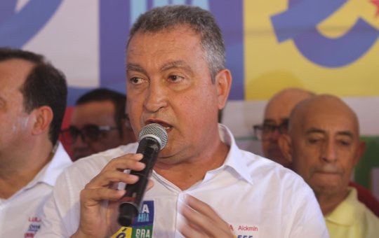 Rui Costa sobe o tom contra governo Bolsonaro ao falar sobre problemas na saúde