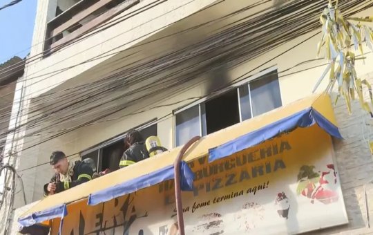 Salvador: homem tem corpo queimado após incêndio causado por vela