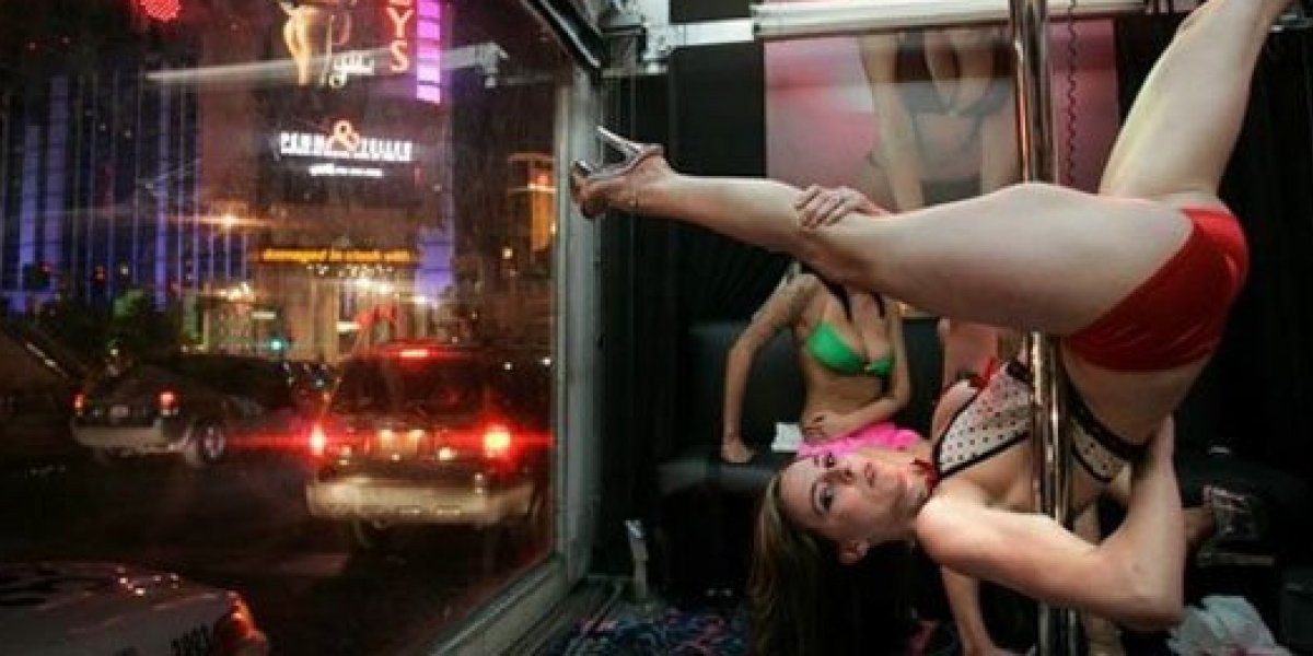 Taiwan: lar de idosos viraliza após ter apresentação de stripper em festa