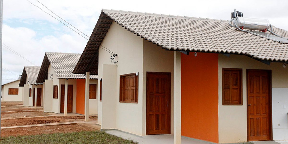 Proposta do orçamento de 2023 prevê redução de 95% em programa de moradia