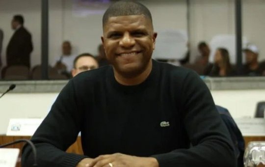 Ex-jogador do Flamengo, vereador é denunciado por estupro e rachadinha