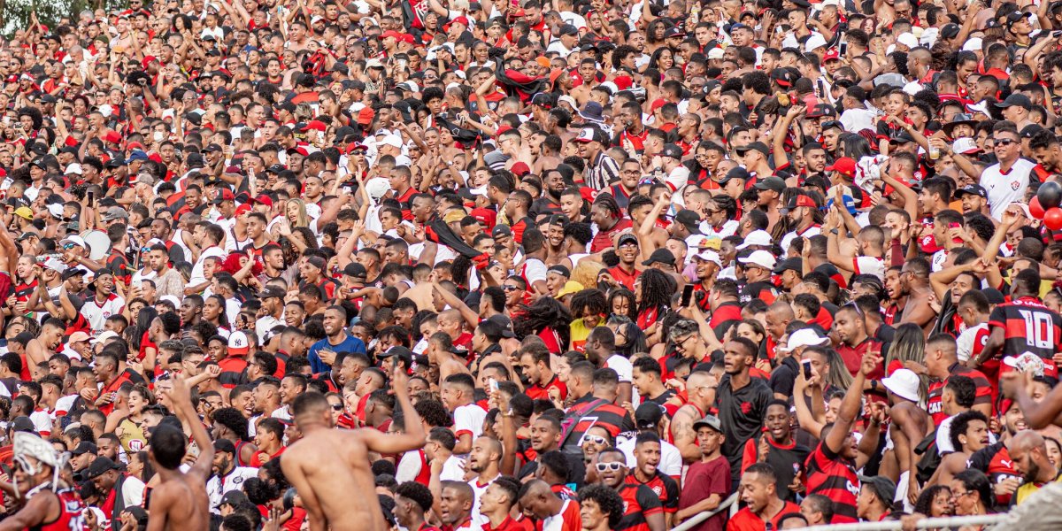 Torcida organizada ligada ao Vitória é proibida de comparecer a estádios