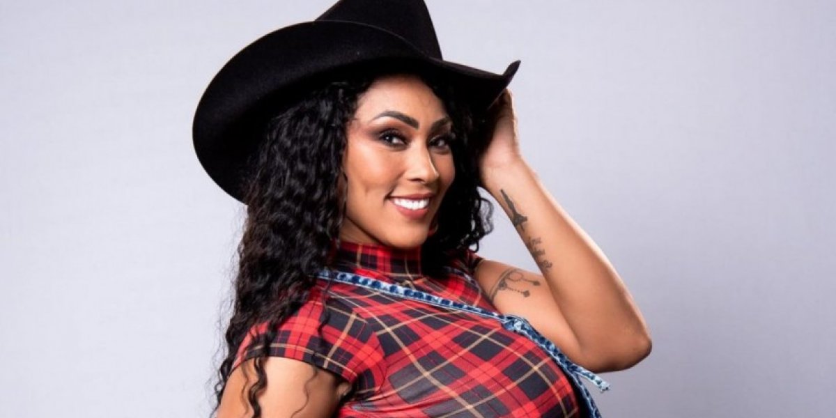 A Fazenda 14: Rosiane Pinheiro diz ser ninfomaníaca e revela atração por colega