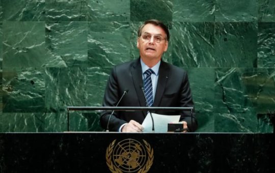 Bolsonaro viaja a Londres para participar do funeral de Elizabeth II