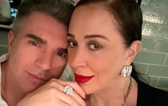 Aos 55 anos de idade, Cláudia Raia surpreende todos e anuncia que está grávida