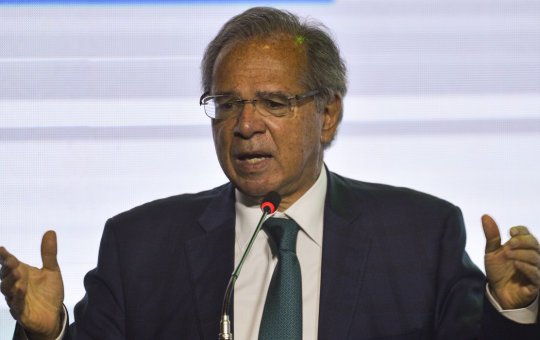 Recuo da inflação pode fazer juros caírem em 2023, diz ministro