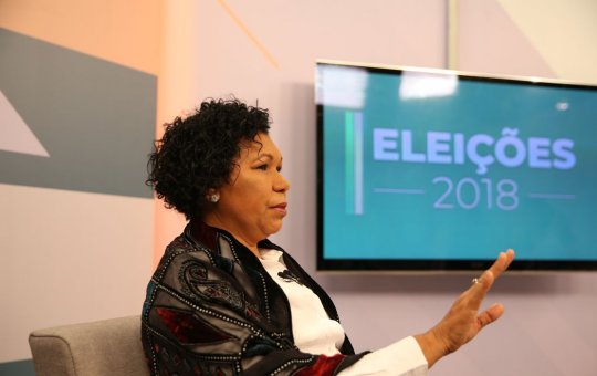 Vera propõe redução de jornada de trabalho sem redução de salário