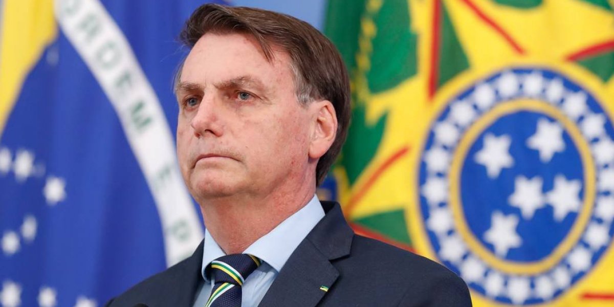 Homem diz ter sido pago por site para fazer pergunta combinada a Bolsonaro