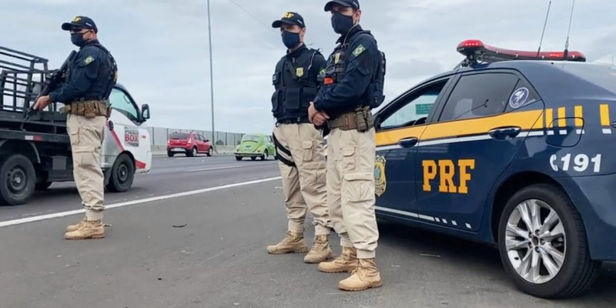 PRF apreende 450 mil maços de cigarro paraguaio na BR-116