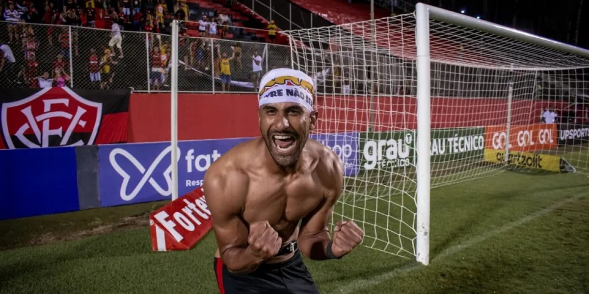 Tréllez comemora boa fase no Vitória: "Espero ficar muito tempo aqui"