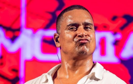 Após bater no fundo do carro de Xanddy, motorista pede ‘selfie’ ao cantor