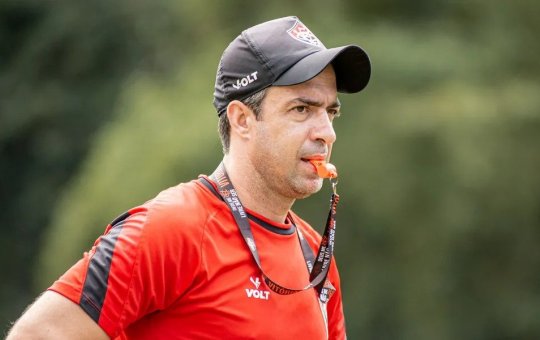 Vitória: Burse não revela substitutos para ausências e cita Dalton como líder