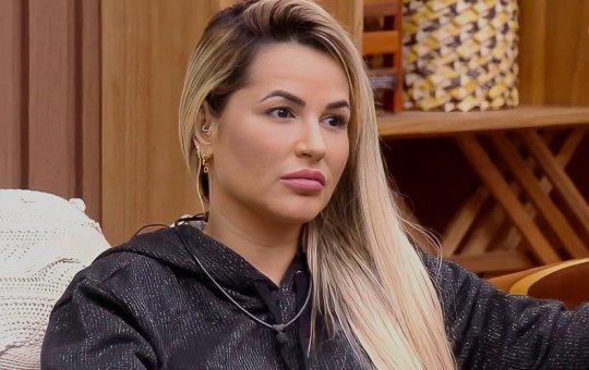 A Fazenda: Deolane chama Ruivinha de Marte de “hiena carniceira” durante briga