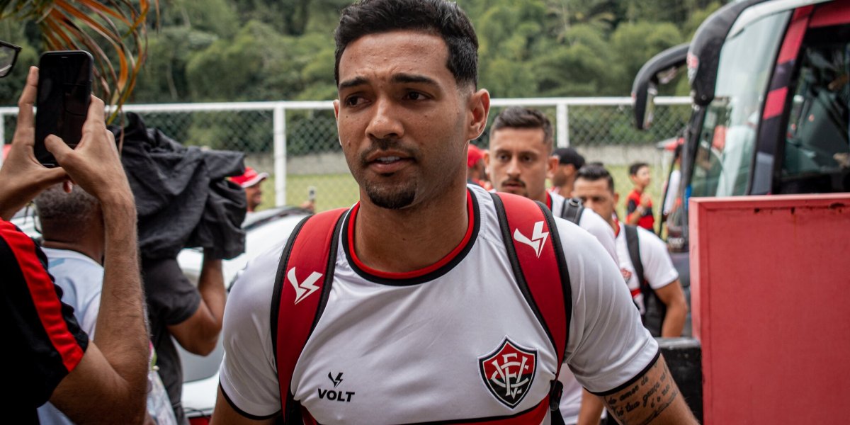 Capitão do Vitória, Alan Santos viajará para Belém apesar de estar suspenso
