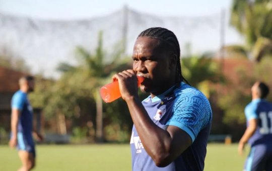 Rodallega pede desculpas para Vanderlei e torcida do Bahia após expulsão