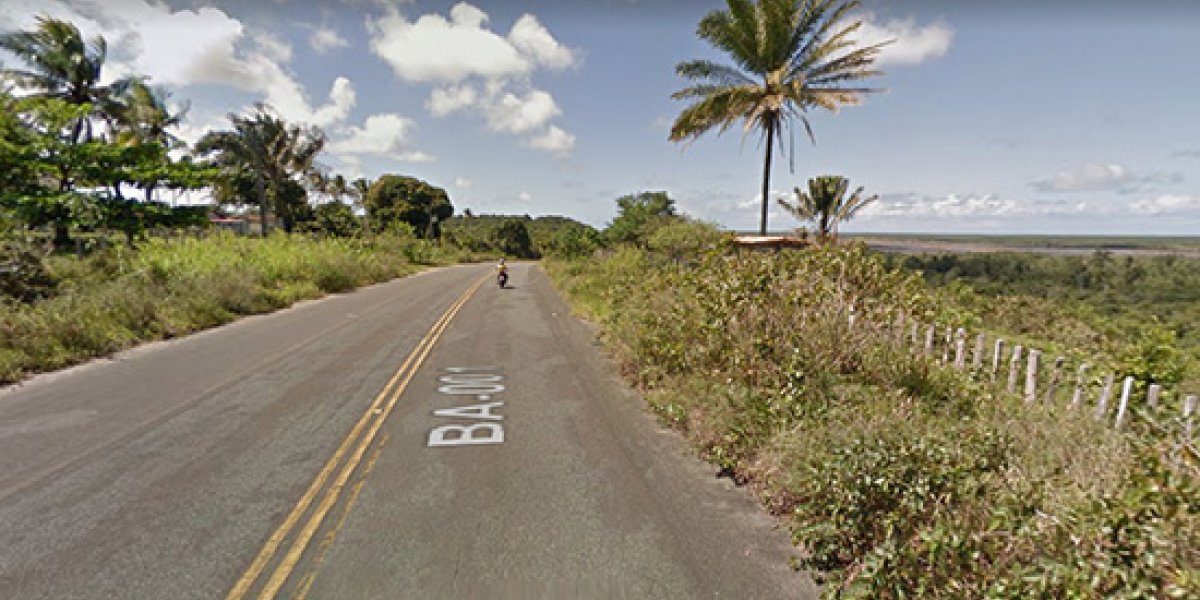 Bahia: batida entre caminhão de lixo e carro deixa um morto