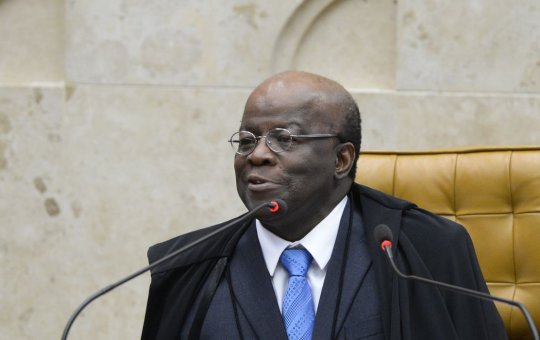 Joaquim Barbosa declara voto em Lula e critica Bolsonaro