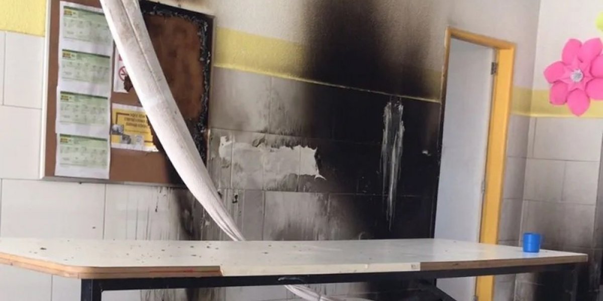 Aluno de 13 anos tenta atacar colegas e atea fogo em escola na Chapada