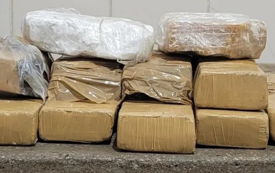 Caculé: polícia apreende adolescente com cerca de dez quilos de drogas
