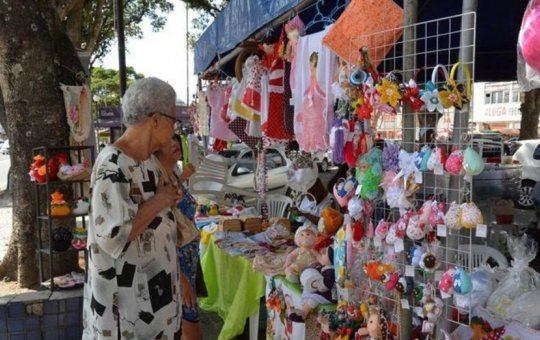 Feira: projeto que proíbe apreensão de mercadorias de ambulantes aprovados