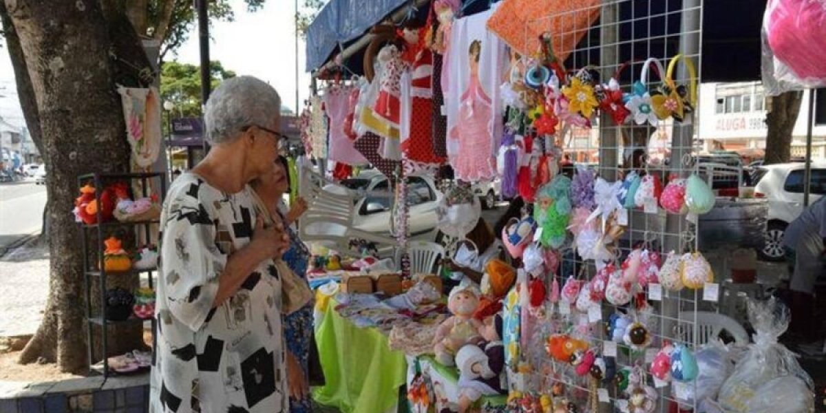 Feira: projeto que proíbe apreensão de mercadorias de ambulantes aprovados