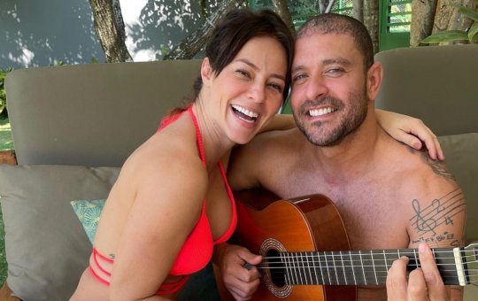 Paolla Oliveira se manifesta após rumores de término com Nogueira