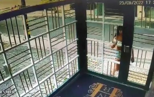 Salvador: câmeras flagram mulher tentando entrar em imóvel no bairro de Ondina