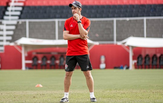 Vitória comunica que vai anunciar renovações de Burse e Montemor às 11h30