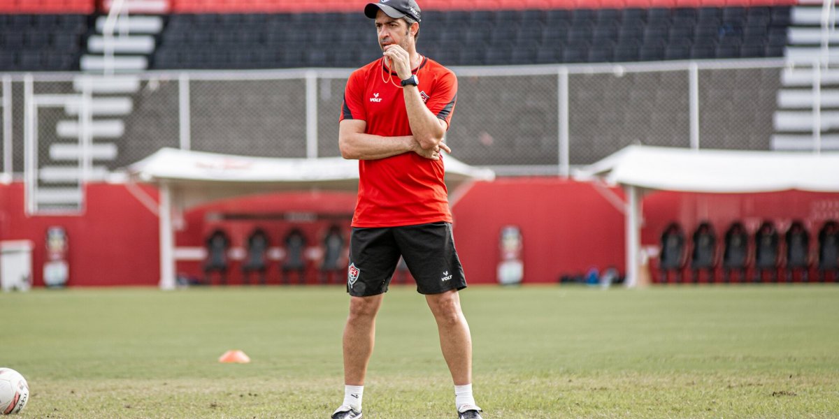 Vitória comunica que vai anunciar renovações de Burse e Montemor às 11h30