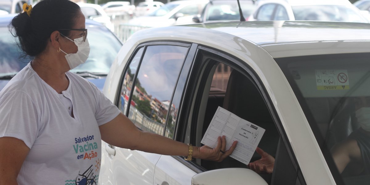 Comprovação de vacina deixa de ser exigida em academias, bares e estádios