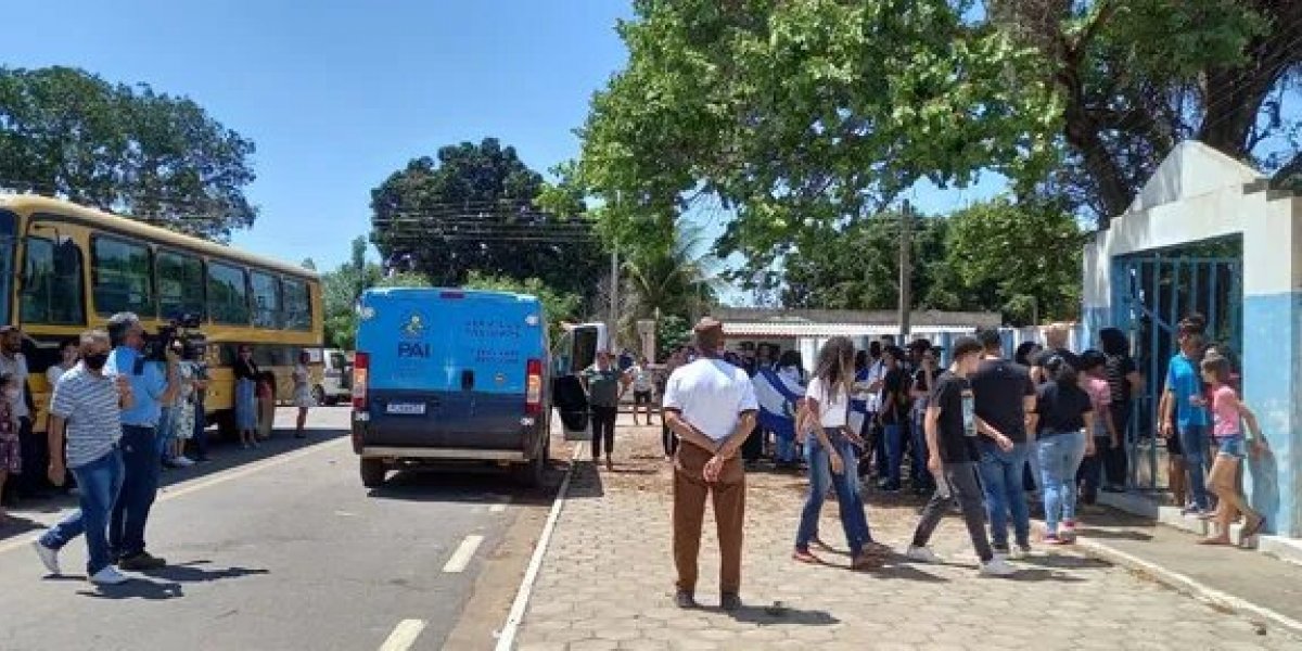 Polícia identifica suspeitos de atirarem em adolescente que atacou escola