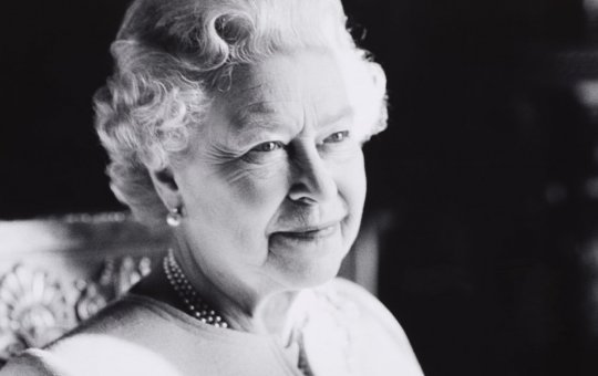 Rainha Elizabeth II morreu por causas naturais, confirma atestado de óbito