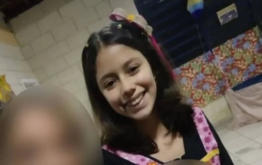 Menina de 13 anos é assassinada a tiros pela amiga de 12