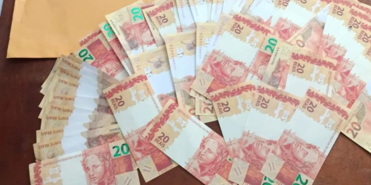 PM apreende mais de R$ 1 mil em notas falsas no sudoeste da Bahia